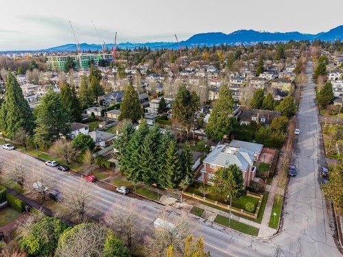 1323 49Th Avenue W, Vancouver, BC 