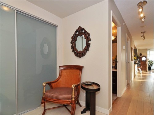 1807-198 Aquarius Mews, Vancouver, BC 