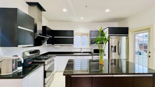 2813 21St Avenue W, Vancouver, BC 