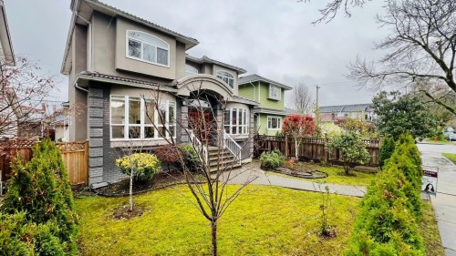 2813 21St Avenue W, Vancouver, BC 