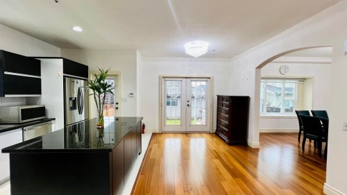 2813 21St Avenue W, Vancouver, BC 