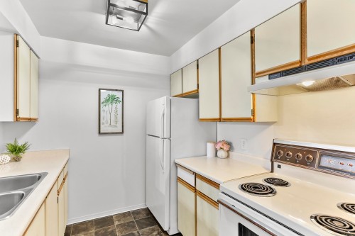 1202-11980 222 Street, Maple Ridge, BC 