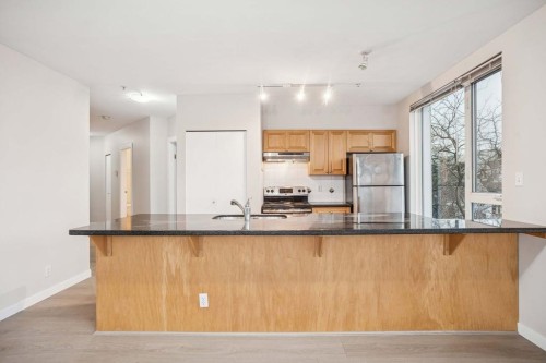 305-1688 Cypress Street, Vancouver, BC 