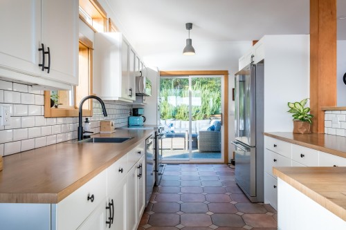 811 Marine Drive, Gibsons, BC 