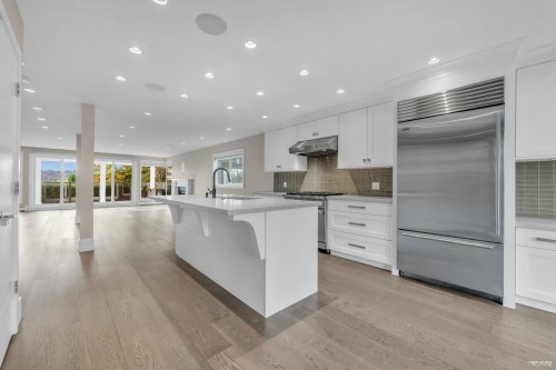 1251 Clyde Avenue, West Vancouver, BC 