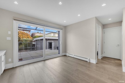 1251 Clyde Avenue, West Vancouver, BC 