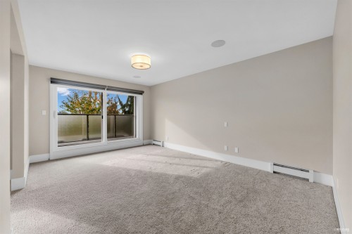 1251 Clyde Avenue, West Vancouver, BC 