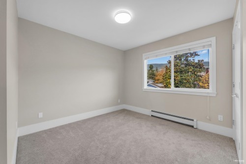 1251 Clyde Avenue, West Vancouver, BC 