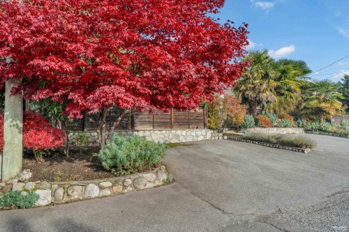 1251 Clyde Avenue, West Vancouver, BC 