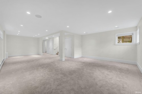 1251 Clyde Avenue, West Vancouver, BC 