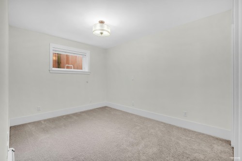 1251 Clyde Avenue, West Vancouver, BC 