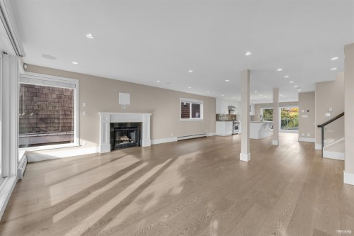 1251 Clyde Avenue, West Vancouver, BC 