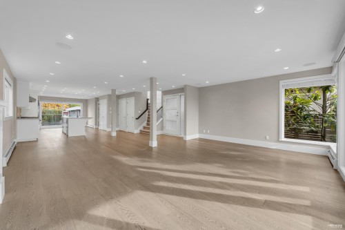 1251 Clyde Avenue, West Vancouver, BC 