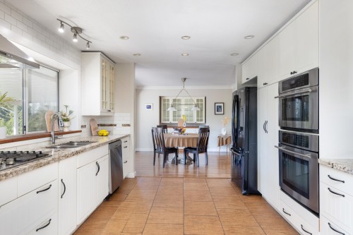 2562 Fuchsia Place, Coquitlam, BC 