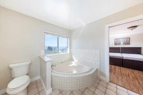 2562 Fuchsia Place, Coquitlam, BC 