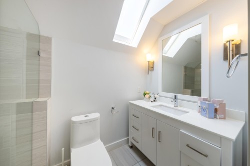 2562 Fuchsia Place, Coquitlam, BC 