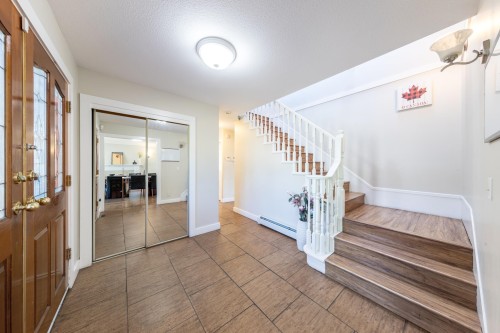 2562 Fuchsia Place, Coquitlam, BC 