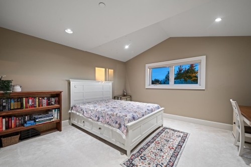 1116 Lawson Avenue, West Vancouver, BC 