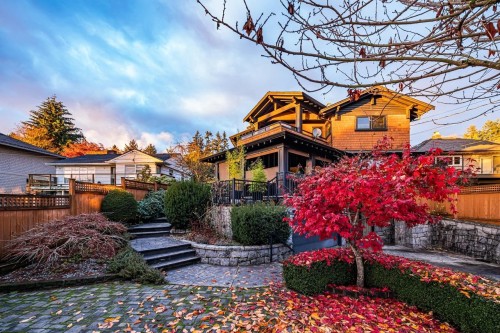 1116 Lawson Avenue, West Vancouver, BC 