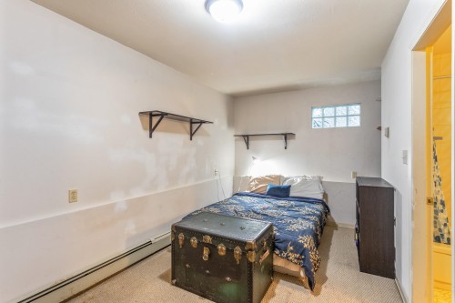 2586 8Th Avenue W, Vancouver, BC 