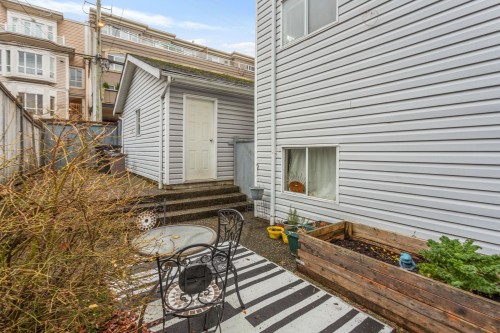 2586 8Th Avenue W, Vancouver, BC 