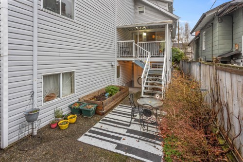 2586 8Th Avenue W, Vancouver, BC 