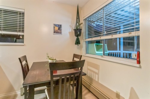 2586 8Th Avenue W, Vancouver, BC 