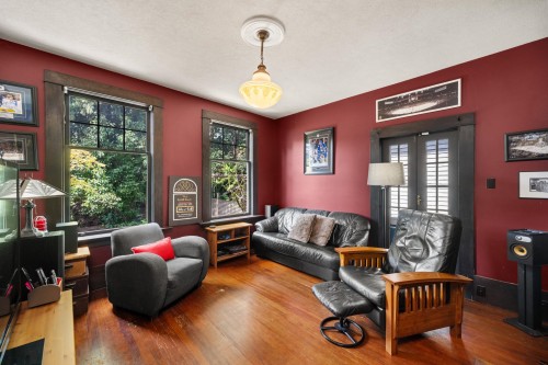 922 Fifth Street, New Westminster, BC 