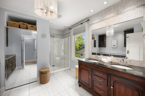 922 Fifth Street, New Westminster, BC 