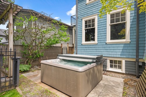 922 Fifth Street, New Westminster, BC 