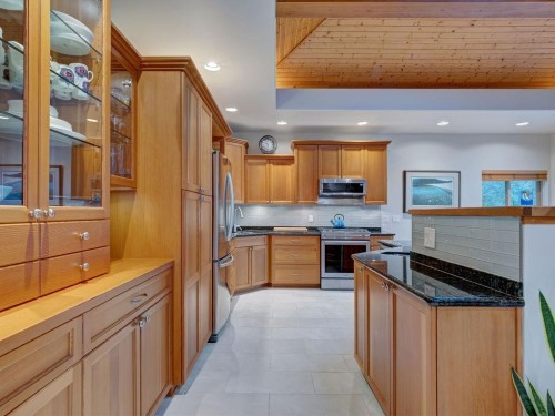 9195 Truman Road, Halfmoon Bay, BC 