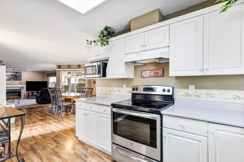 939 Riverside Drive, Port Coquitlam, BC 