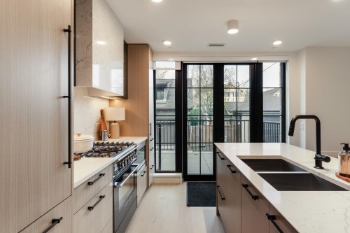 197 King Edward Ave Street W, Vancouver, BC 