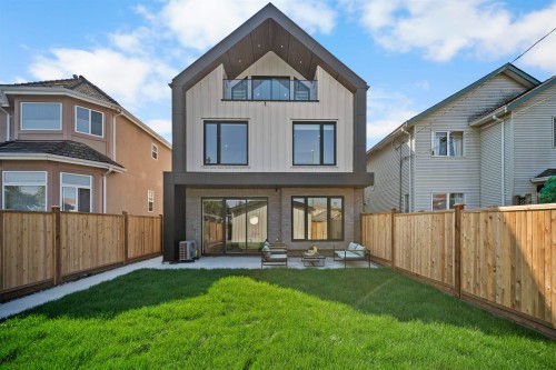 2-3563 25Th Avenue E, Vancouver, BC 