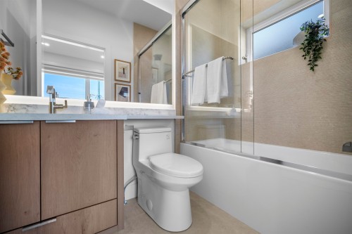 2-3563 25Th Avenue E, Vancouver, BC 