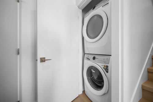 2-3563 25Th Avenue E, Vancouver, BC 