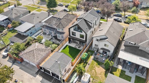 2-3563 25Th Avenue E, Vancouver, BC 