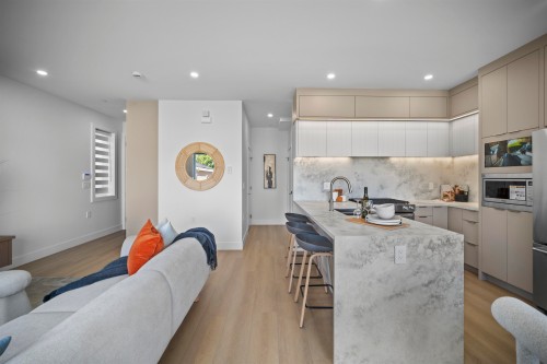 2-3563 25Th Avenue E, Vancouver, BC 