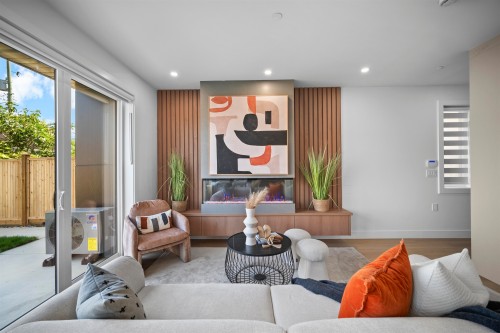 2-3563 25Th Avenue E, Vancouver, BC 