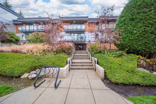 205-215 Mowat Street  New Westminster, BC V3M 4B1