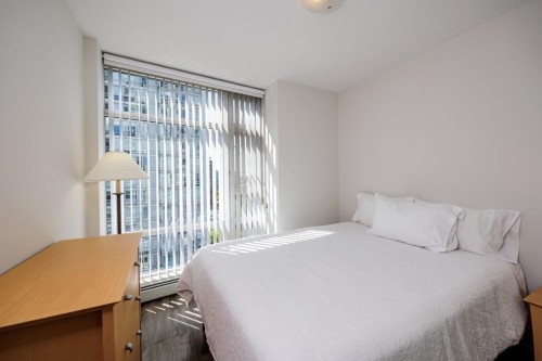 1601-1199 Marinaside Crescent, Vancouver, BC 