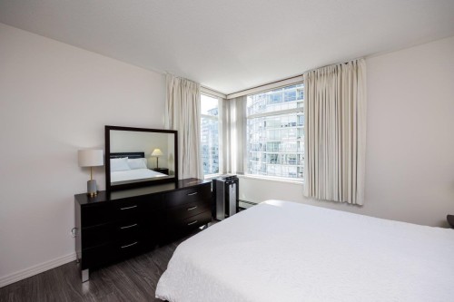 1601-1199 Marinaside Crescent, Vancouver, BC 