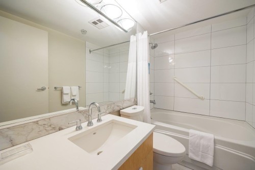 1601-1199 Marinaside Crescent, Vancouver, BC 