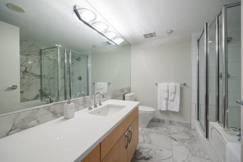 1601-1199 Marinaside Crescent, Vancouver, BC 