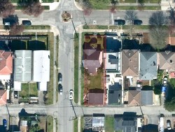 2704 7th Avenue E Vancouver, BC V5M 1T7