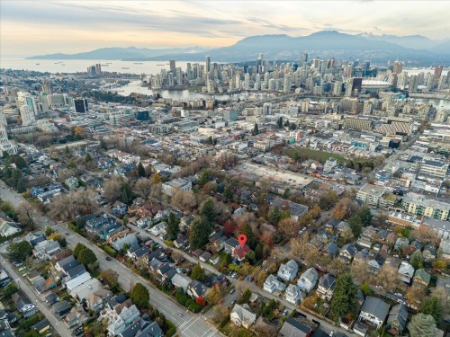 104 11Th Avenue W, Vancouver, BC 