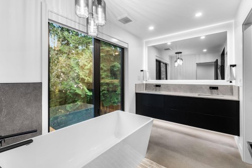 990 Seaforth Way, Port Moody, BC 