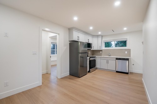 2208 St George Street, Port Moody, BC 