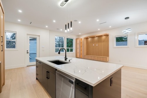 2208 St George Street, Port Moody, BC 