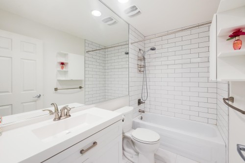 8431 Jellicoe Street, Vancouver, BC 